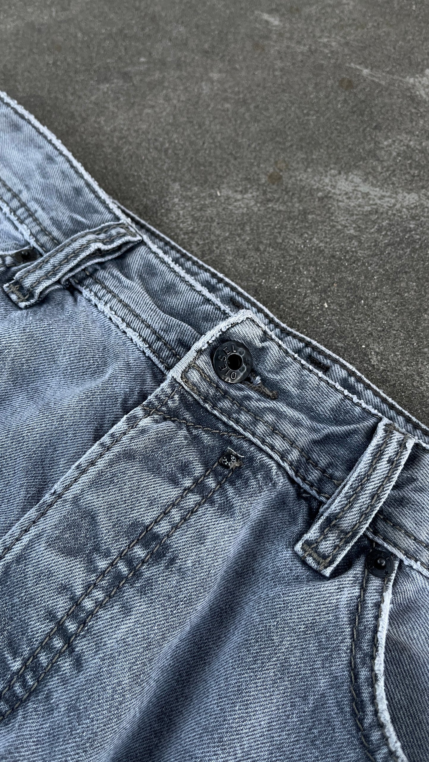 Diesel Jeans - Safado  Size: 37 x 32